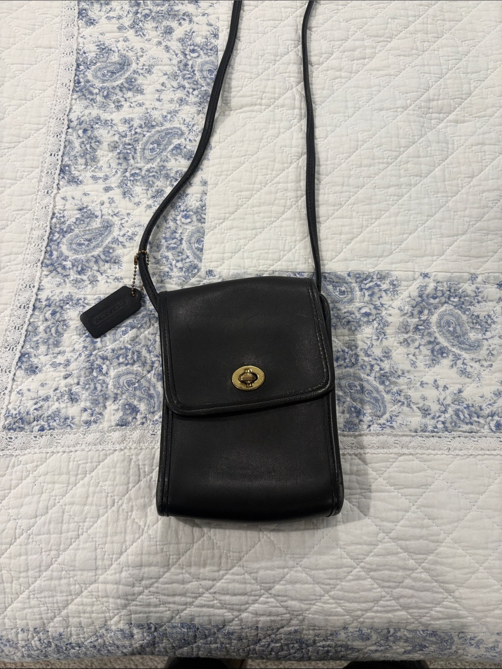 Vintage Coach Black Leather Crossbody with Gold Turnlock USA Classic
